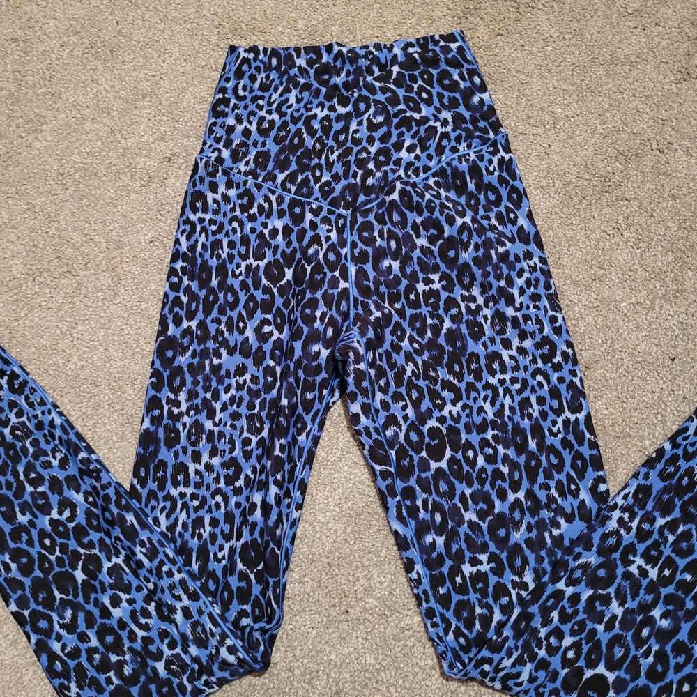 OFFLINE by aerie Blue Leopard Print Leggings size small